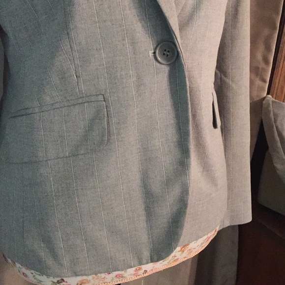 NYCO Gray FULL business suit - pinstripe - Picture 3 of 6